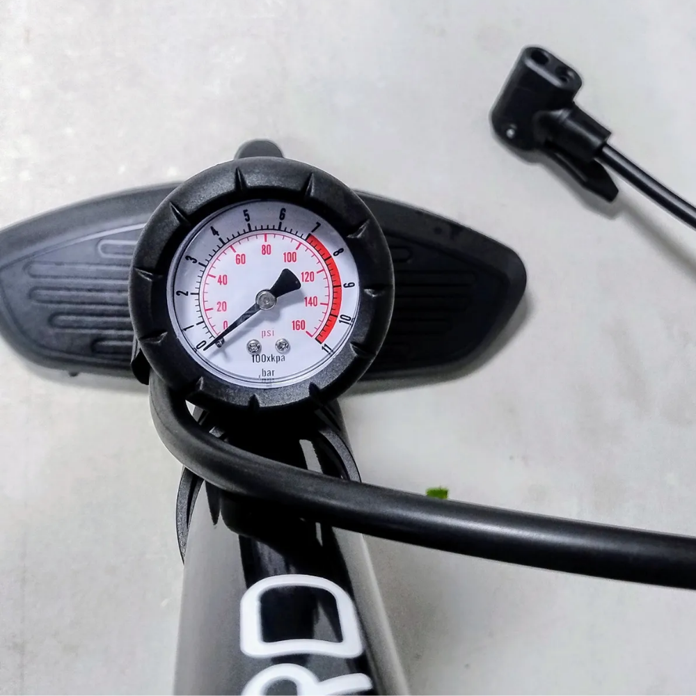 Bomba Bicicleta Quattro Sport 165psi Con Medidor Negro